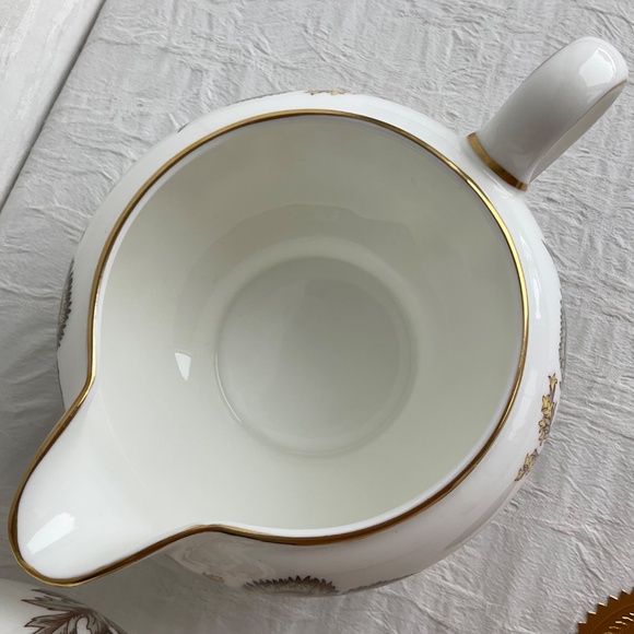 Wedgwood Bone China Lichfield Pattern Vintage Covered Sugar & Creamer Set - Picture 3 of 9